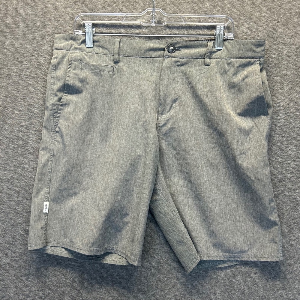 Vuori Aim Shorts Mens 34 Charcoal Heather Grey Performance Stretch Activewear